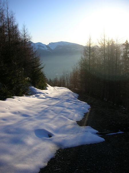 Schneefleck vor Gafadura links Weg 06_04_2010 (80).jpg